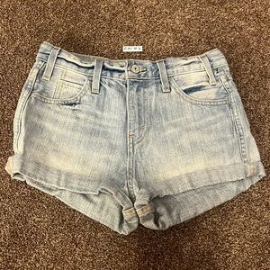 2/$20 Levi’s jean shorts size 25 waist.